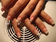 Zselés műköröm díszítés